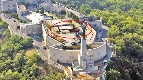 Helikopteres városnézés és lánykérés ponyvával BELL 206-al 3
