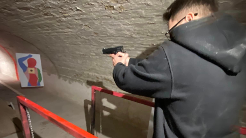 Airsoft harc egymás ellen taktikai labirintusban Cegléden 7