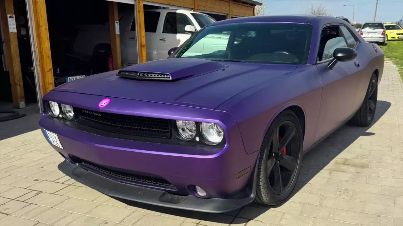 Dodge Challenger SRT élményvezetés vagy bérlés Polgárdi környékén fő kép