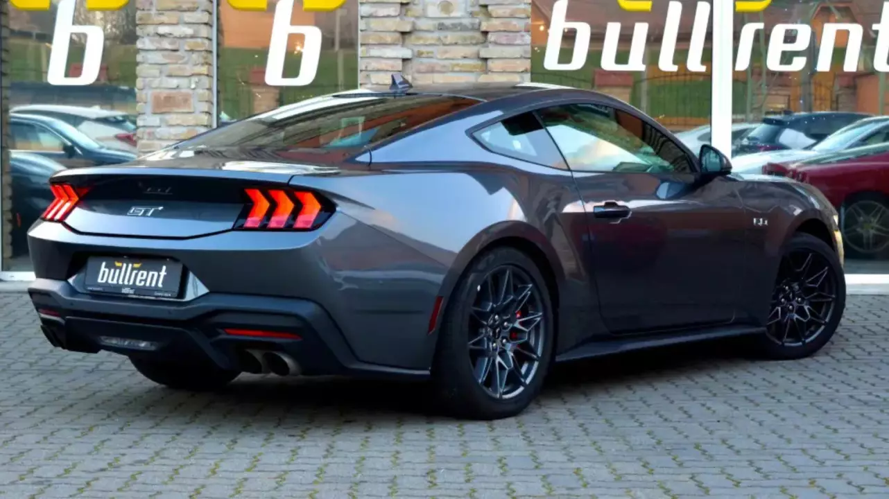 Ford Mustang 2024 GT V8 Coupe utcai élményvezetés fő kép