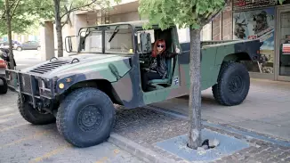 Utazás egy igazi katonai Humvee-ben