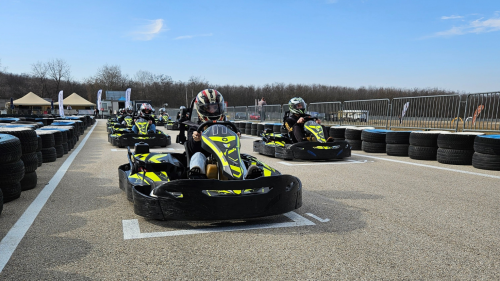 Gokartozás gyerekeknek a Hungaroring gokartpályáján 3 futamban - 14 éves korig! 10