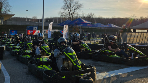 Mini GP gokart versenycsomag dobogós díjkiosztóval és éremmel 11