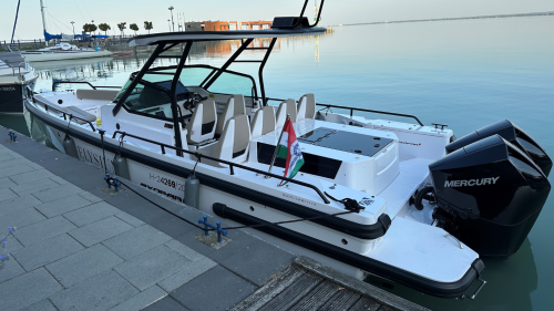 Lánybúcsú a Balaton leggyorsabb exclusive motorosjachtján 4