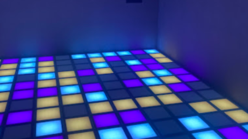 Randizzatok Pixelként egy interaktív ugróiskolán, a Pixel Run-ban 5