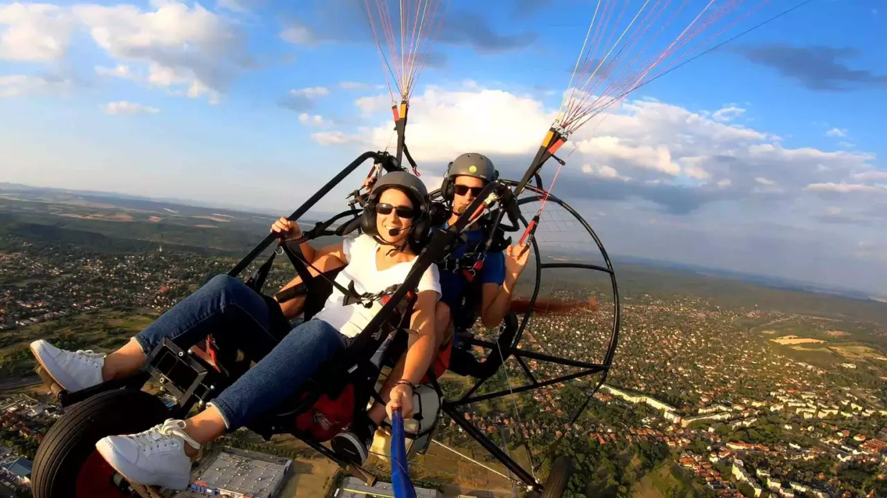 Motoros tandem siklóernyőzés (trike) Gödöllői reptérről /Város széle kör fő kép